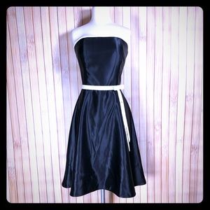 Black Strapless Dress w/White With bow Size 6